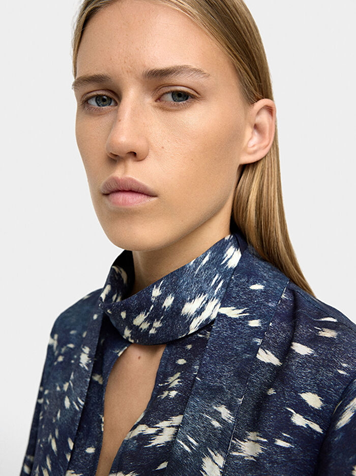 Uzun Kollu Desenli Bluz