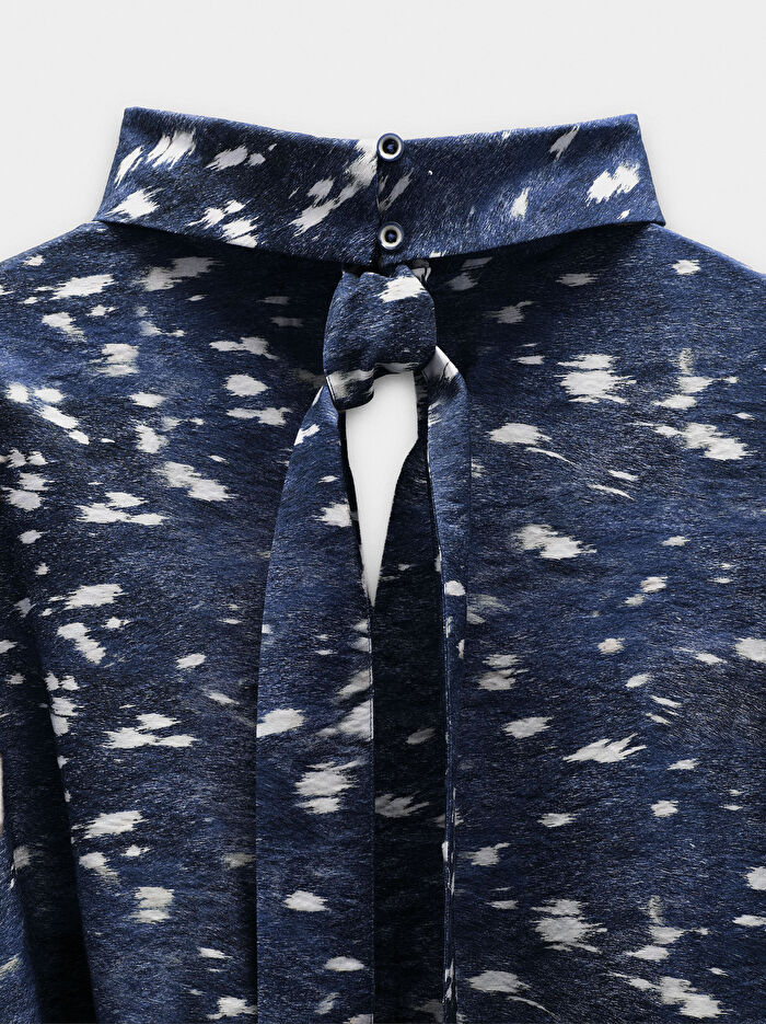 Uzun Kollu Desenli Bluz