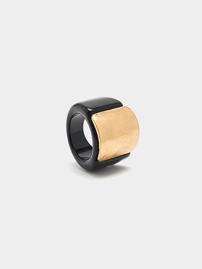 Metal Detaylı Resin Yüzük