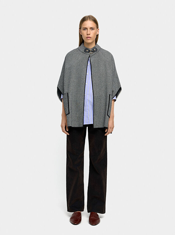 Dikiş Detaylı Örme Panço