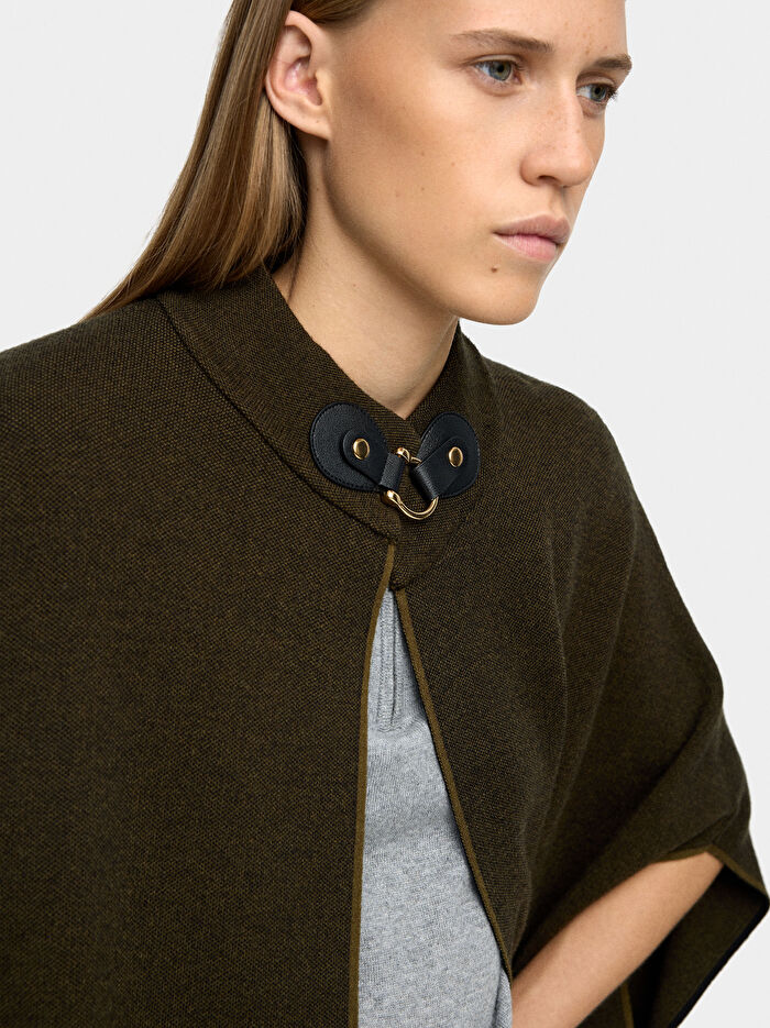 Dikiş Detaylı Örme Panço