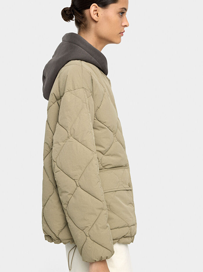 Çıkarılabilir Kapüşonlu Kapitone Ceket