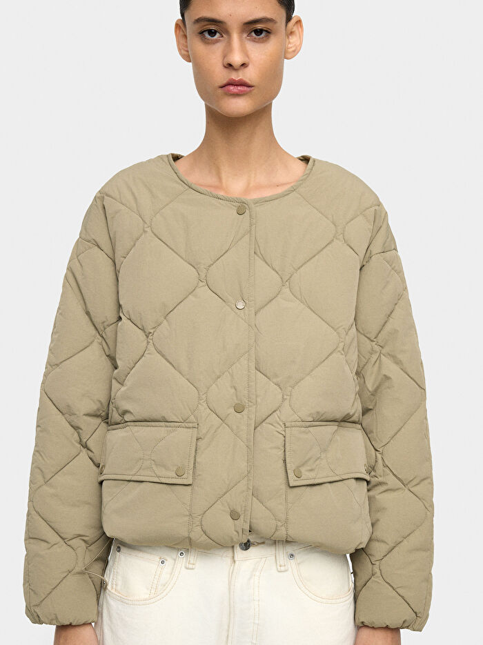 Çıkarılabilir Kapüşonlu Kapitone Ceket