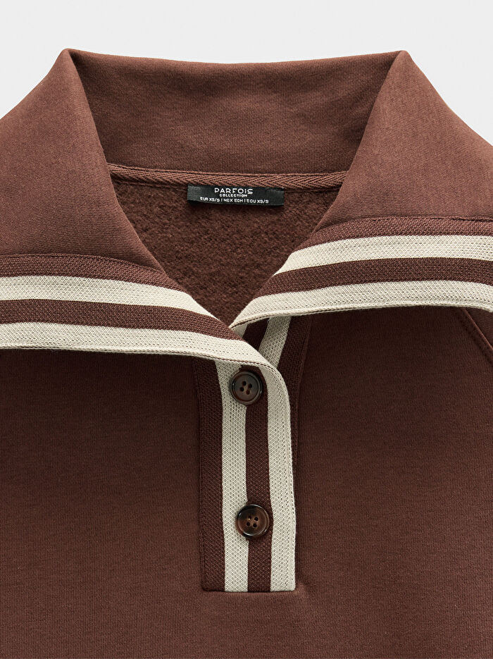 Polo Yakalı ve Çizgili Sweatshirt