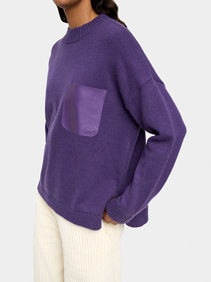 Deri Efektli Cepli Örme Kazak