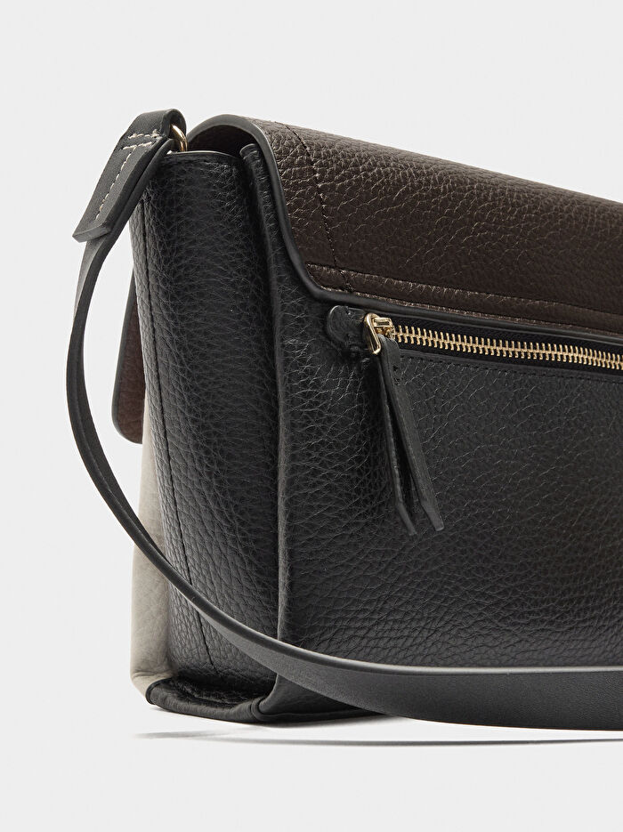 Renkli Kapaklı Çapraz Askılı Çanta