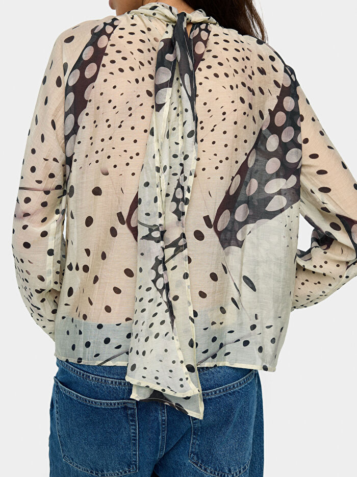 Yarı Şeffaf Desenli Bluz