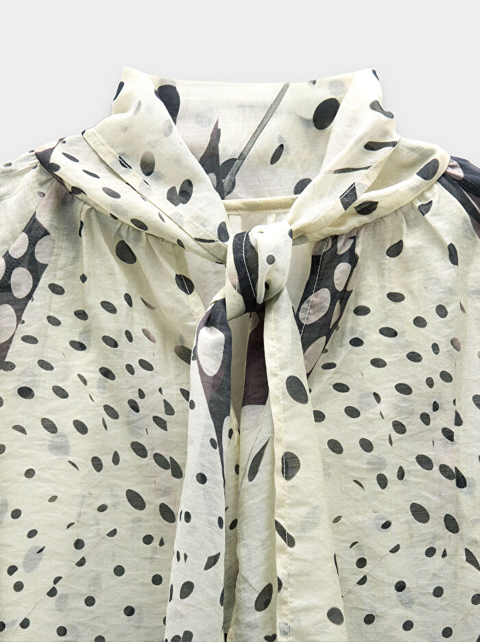 Yarı Şeffaf Desenli Bluz