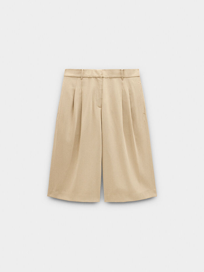 Pileli Bermuda Şort