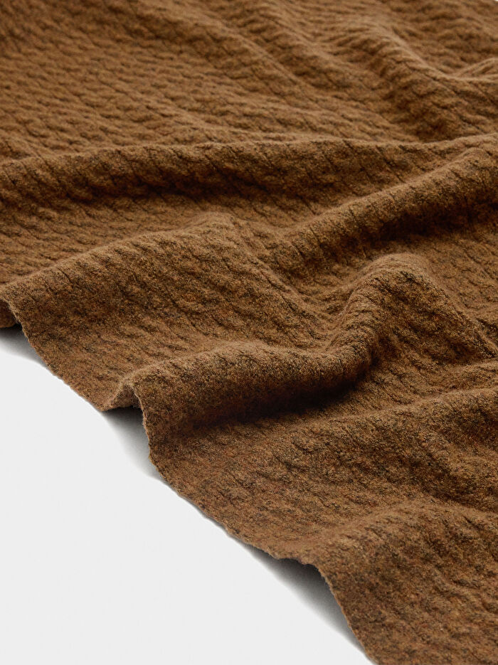 Kabartmalı Detaylı Atkı