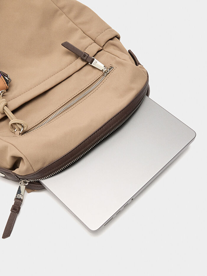 13 İnç Teknik Kumaş Laptop Sırt Çantası