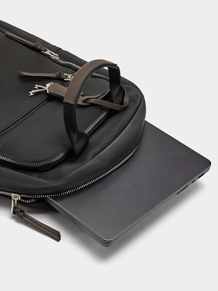 Teknik Kumaş 13 İnç Laptop Sırt Çantası