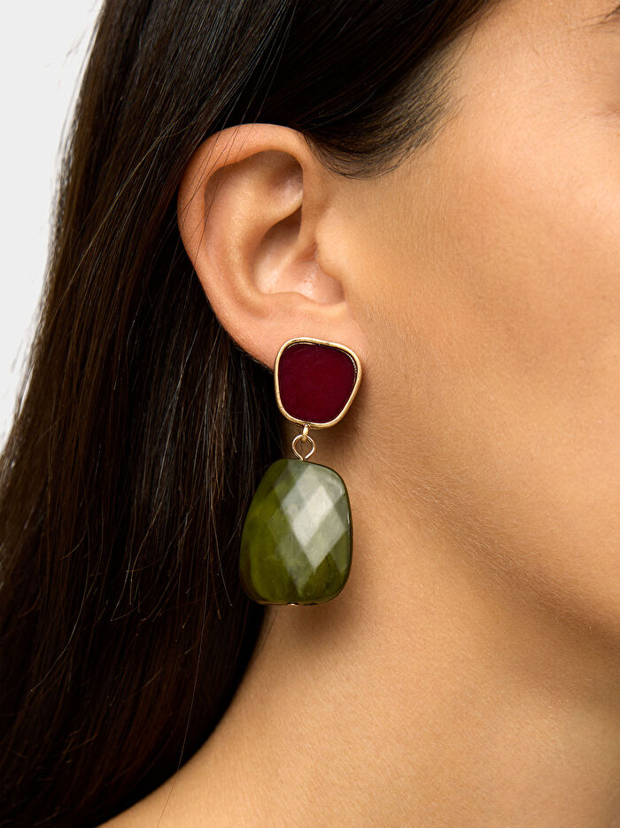 Taş Efektli Uzun Küpe