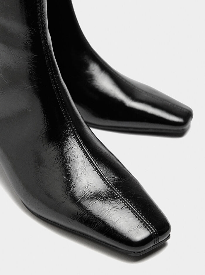 Üst Dikişli Kısa Topuklu Bilekte Bot