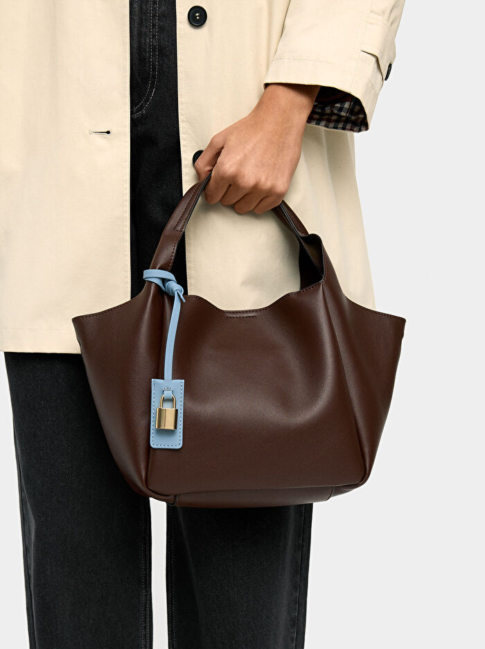 Çıkarılabilir Charm'lı Tote Çanta