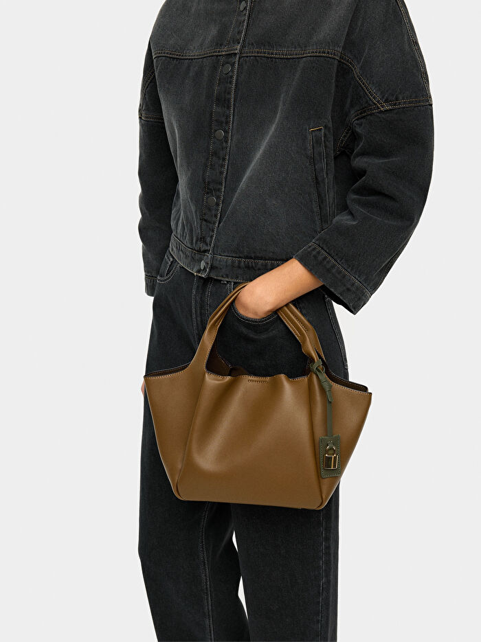 Charm'lı Tote Çanta