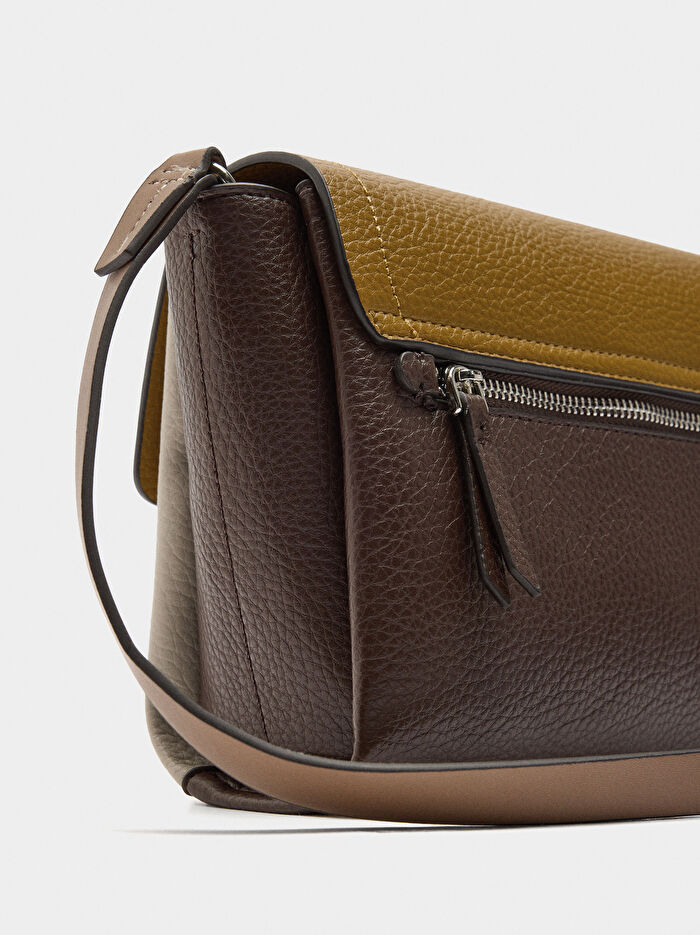 Renkli Kapaklı Çapraz Askılı Çanta