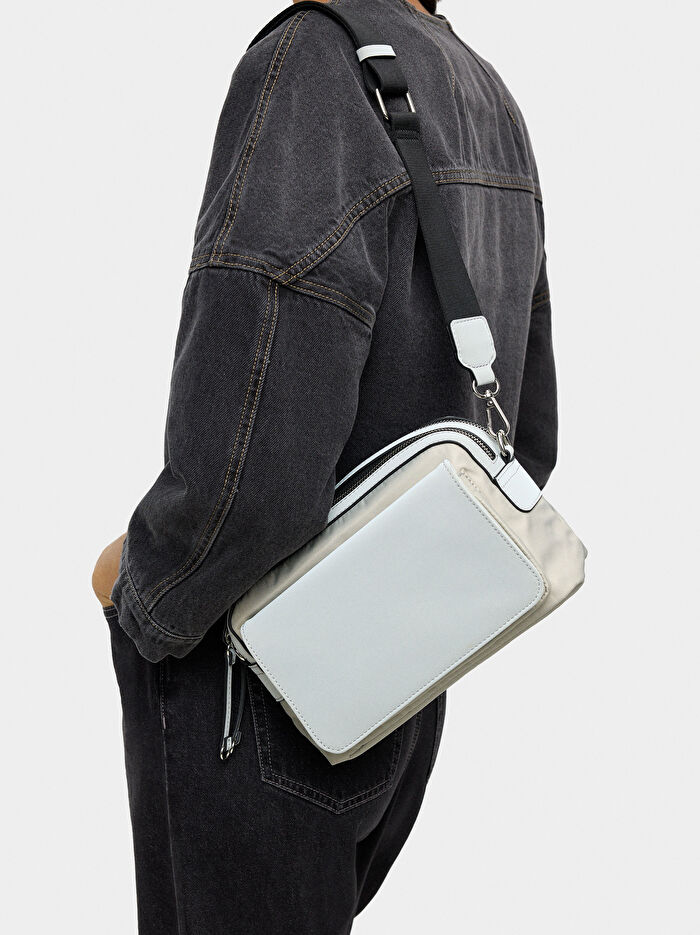 Kapaklı Teknik Kumaş Çapraz Askılı Çanta