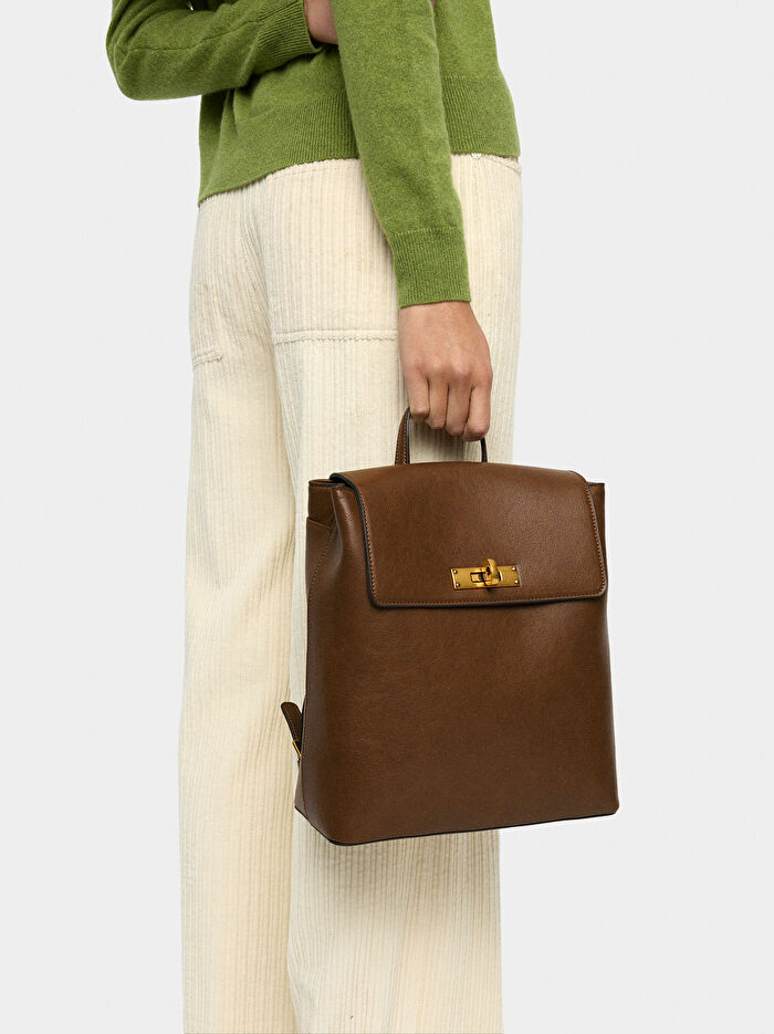 Kapaklı Sırt Çantası