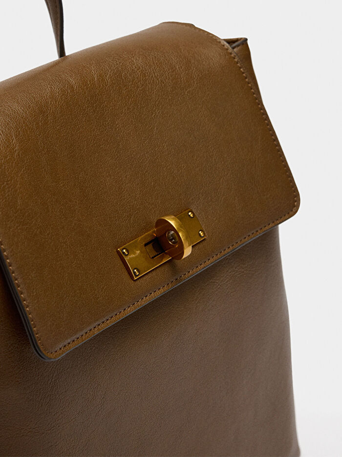 Kapaklı Sırt Çantası