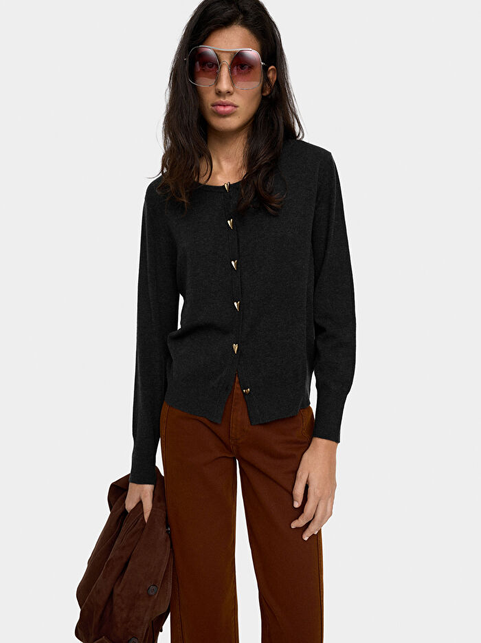 Kalp Düğmeli Örme Hırka