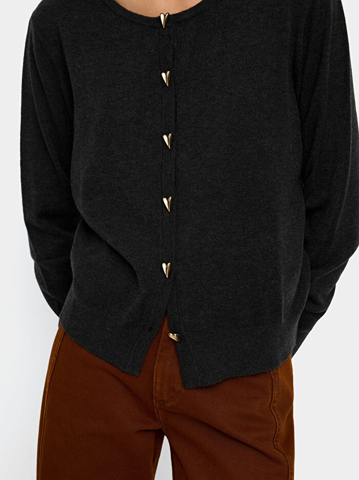 Kalp Düğmeli Örme Hırka