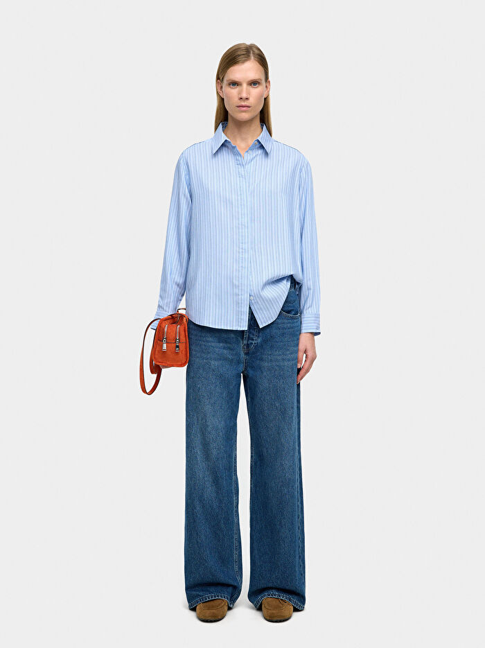 İnce Çizgili Gömlek