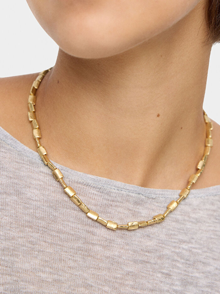 Düz Dikdörtgen Boncuklu Kısa Kolye