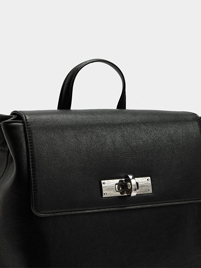 Kapaklı Sırt Çantası