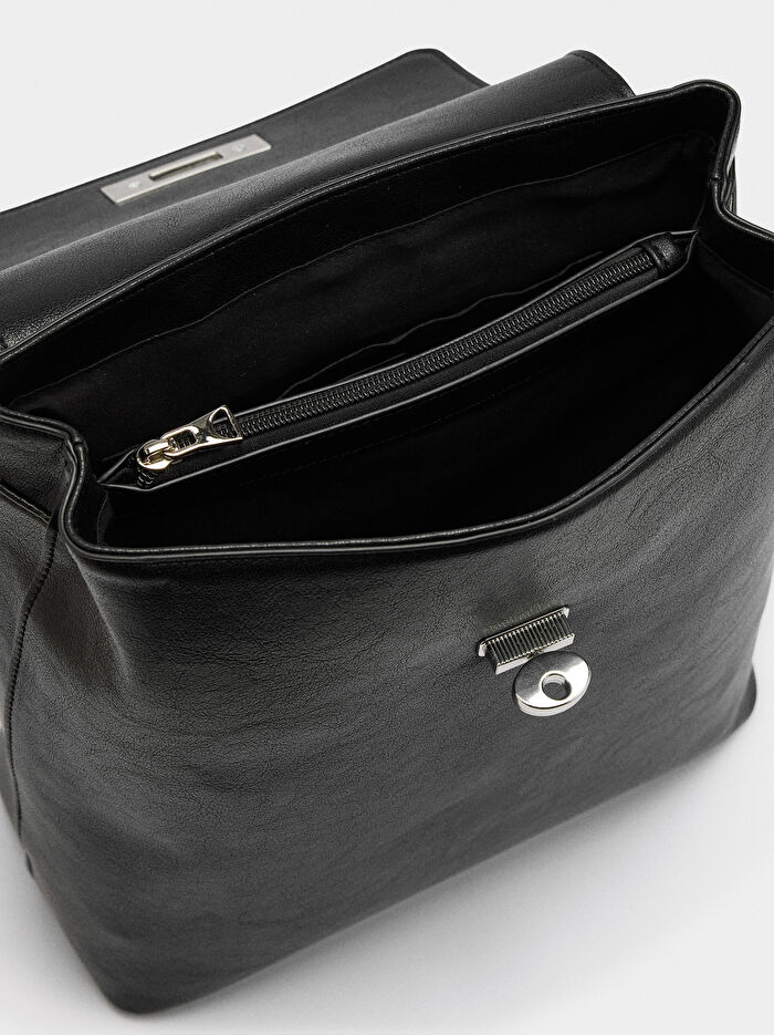 Kapaklı Sırt Çantası