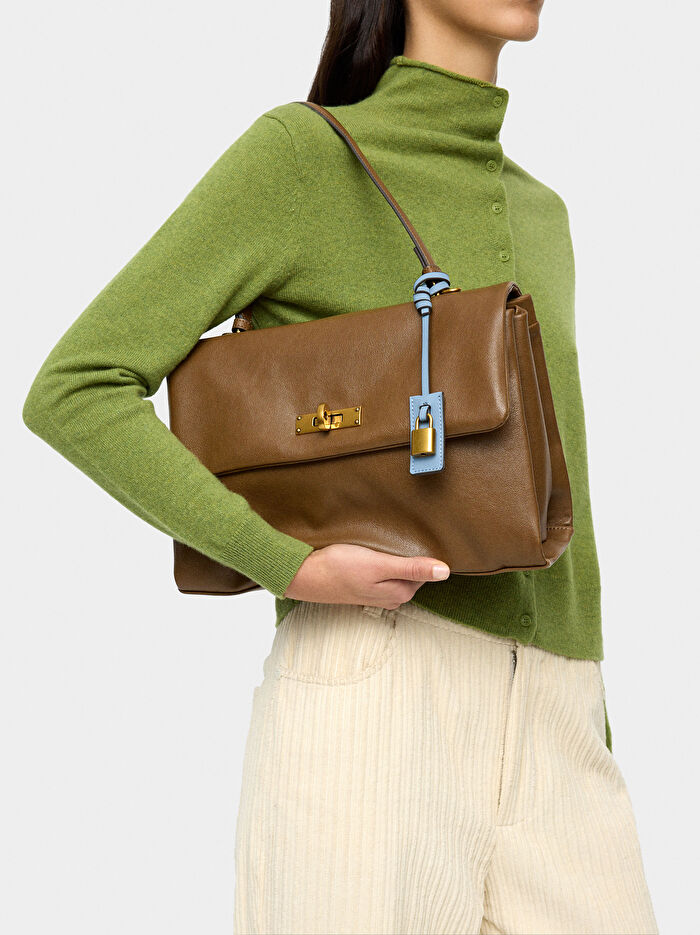 Kapaklı ve Çapraz Askılı Çanta