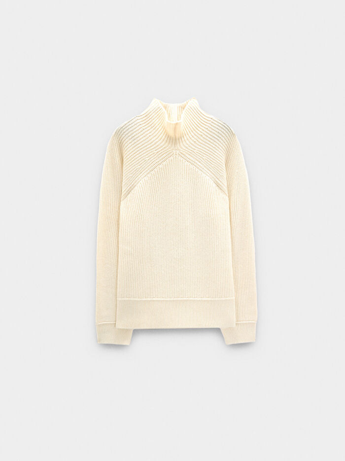 Yüksek Yakalı Örme Kazak