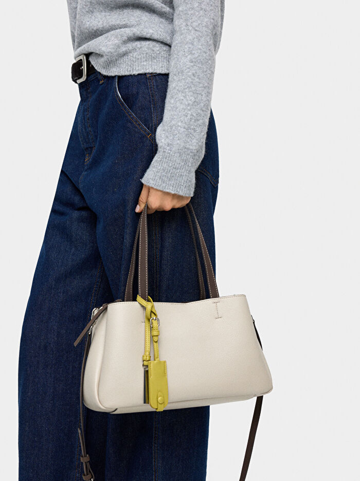 Charm'lı Düz Tote Çanta