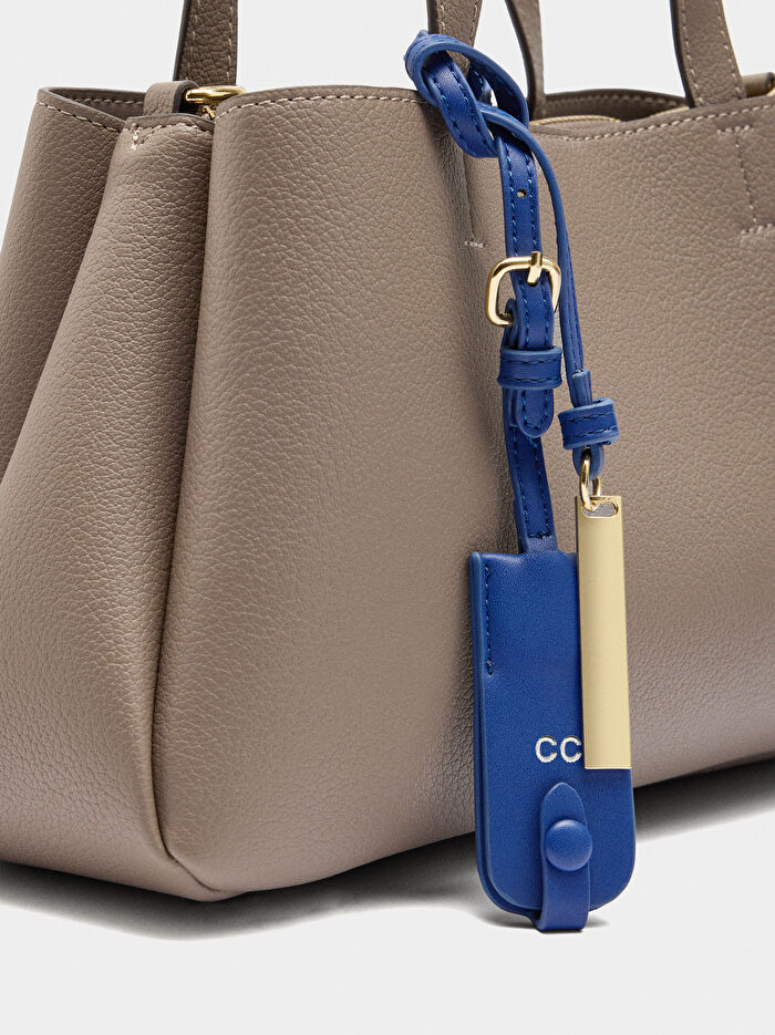 Charm'lı Düz Tote Çanta