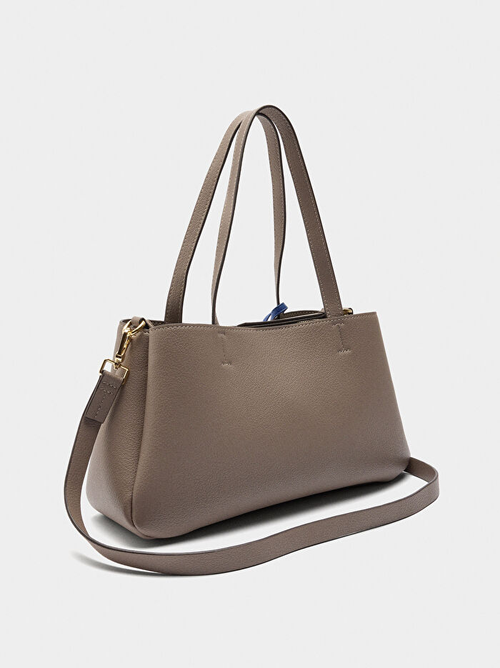 Charm'lı Düz Tote Çanta