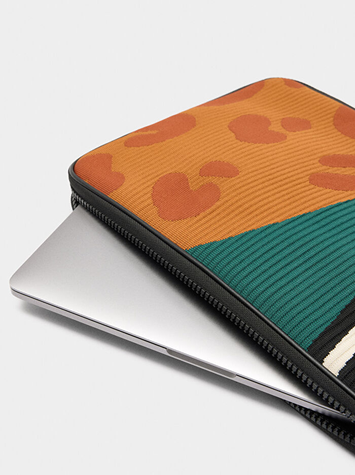 Desenli 13 İnç Laptop Kılıfı