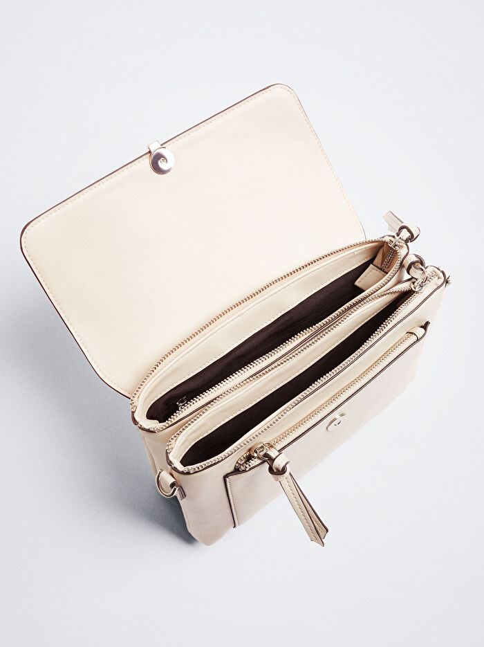 Çok Cepli Çapraz Askılı Çanta