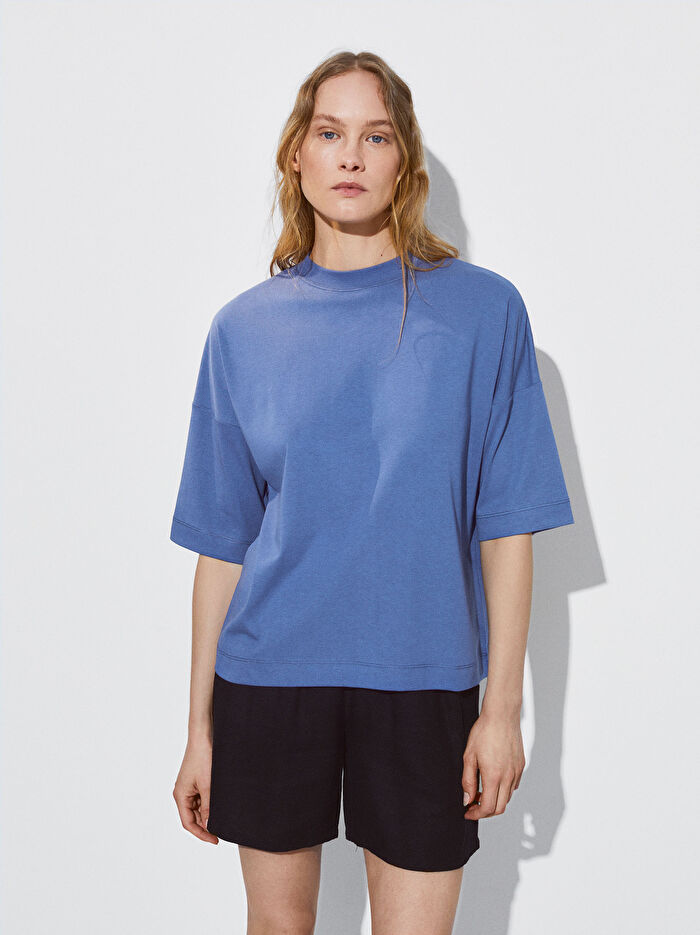 Yuvarlak Yakalı T-Shirt