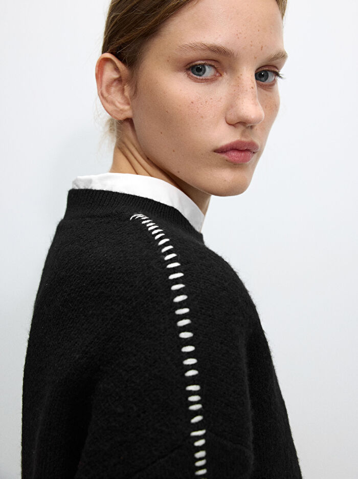 Üst Dikişli Örme Kazak