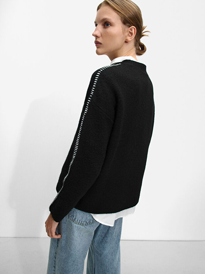 Üst Dikişli Örme Kazak