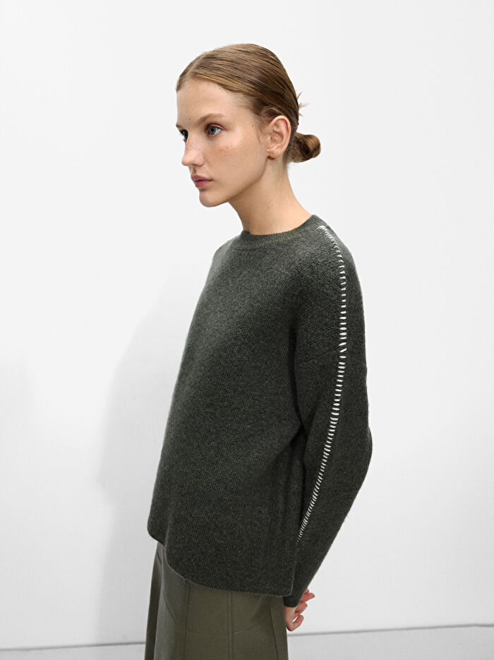 Üst Dikişli Örme Kazak