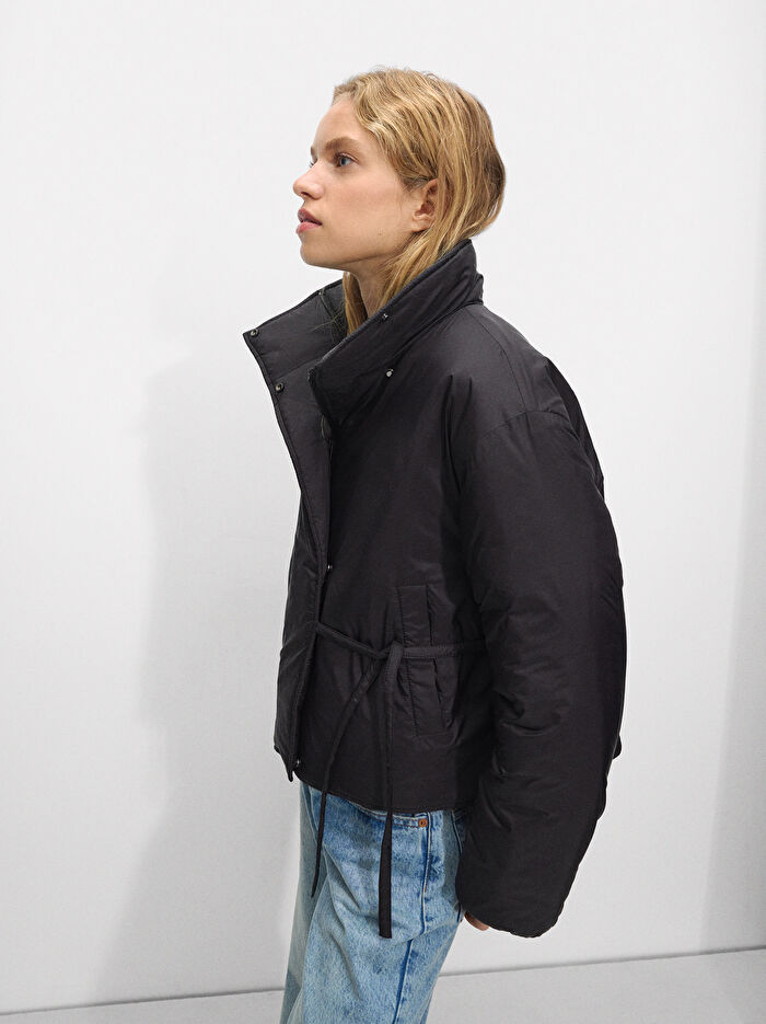 Yüksek Yakalı Kapitone Ceket