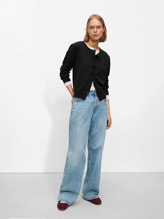 Kalp Düğmeli Örgü Hırka