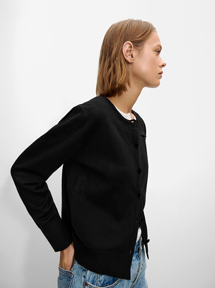 Kalp Düğmeli Örgü Hırka