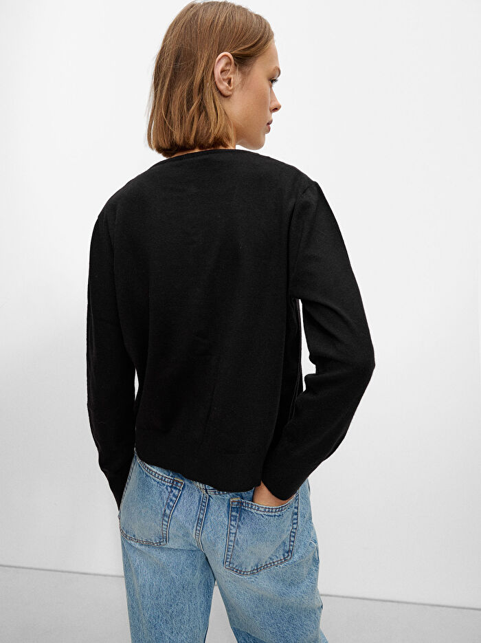 Kalp Düğmeli Örgü Hırka