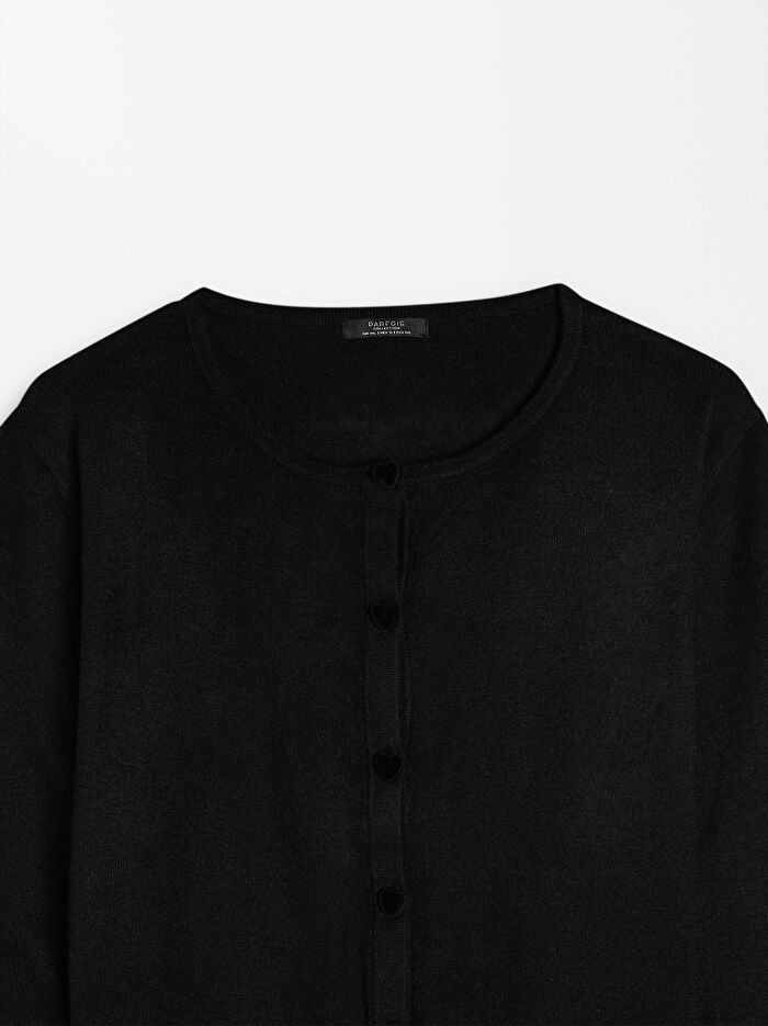 Kalp Düğmeli Örgü Hırka