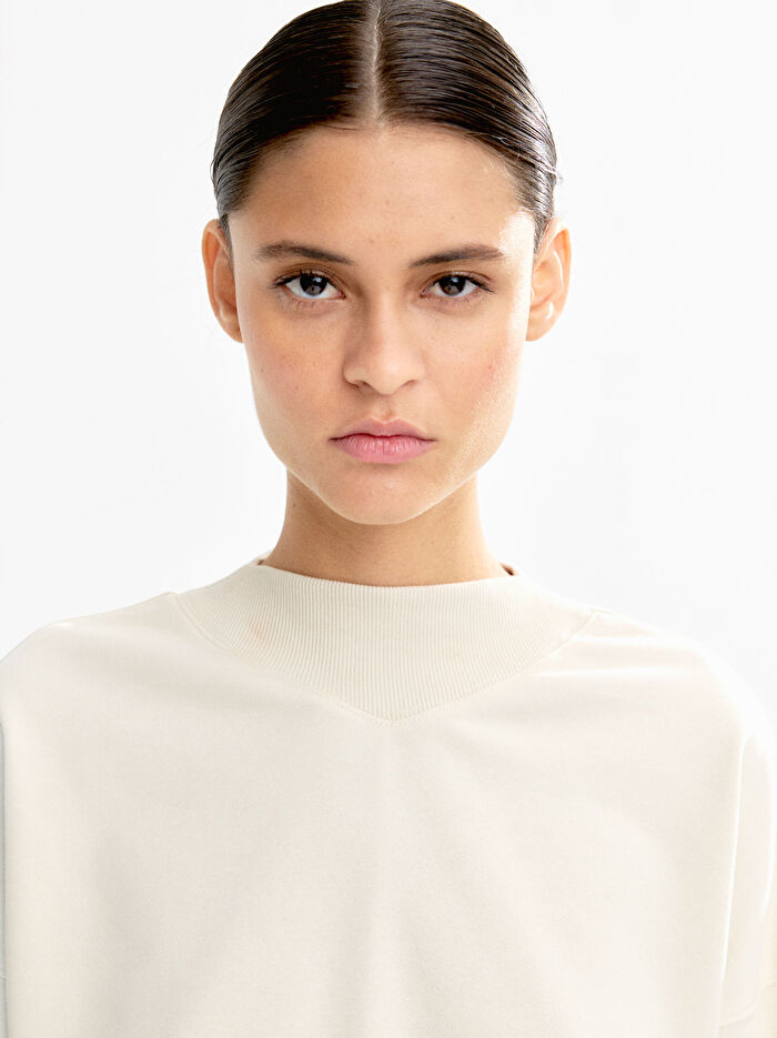 Nakış Detaylı Sweatshirt