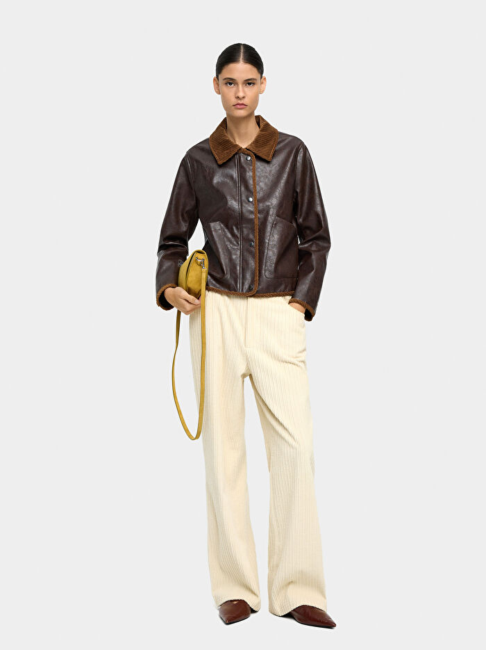 Kontrast Yakalı Deri Efektli Ceket