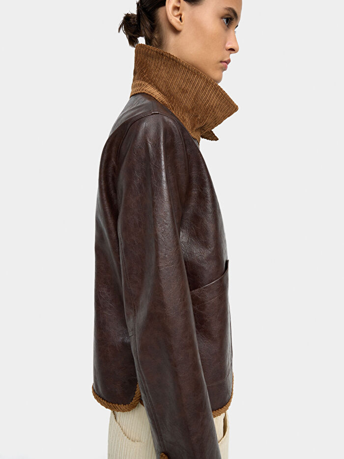 Kontrast Yakalı Deri Efektli Ceket