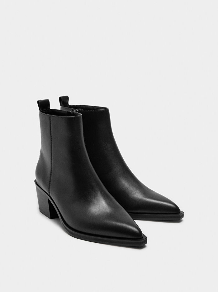 Geniş Topuklu Deri Bilekte Bot